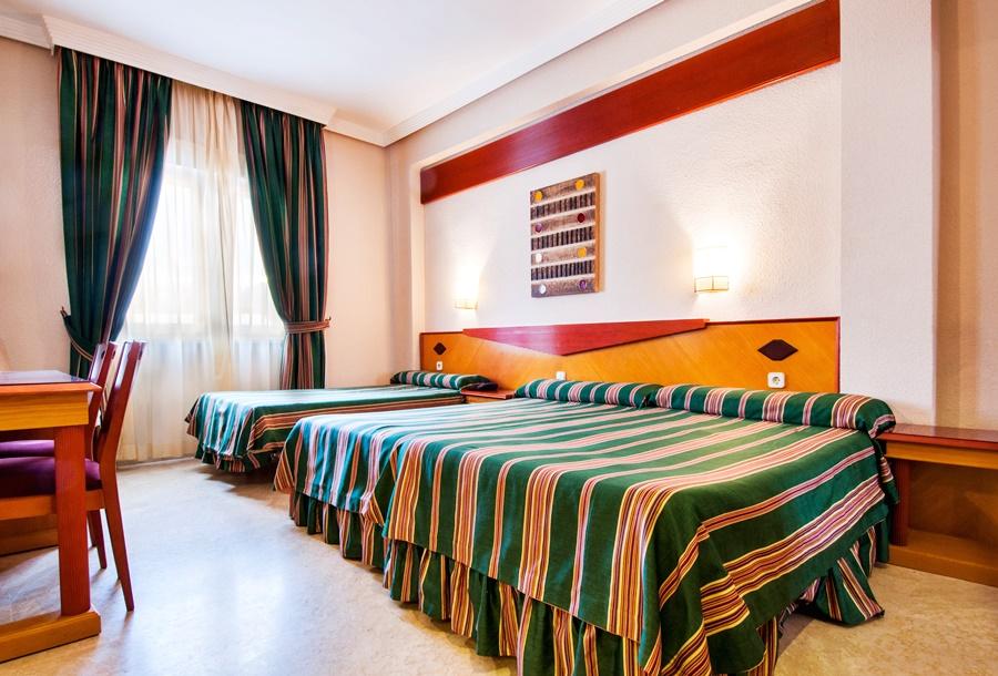 Hotel Del Val - Parking Gratuito Andújar Zewnętrze zdjęcie