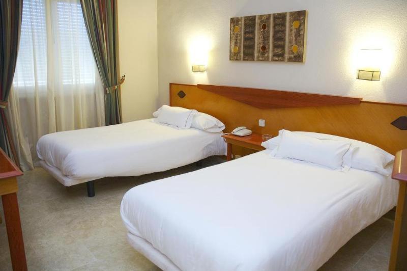 Hotel Del Val - Parking Gratuito Andújar Pokój zdjęcie